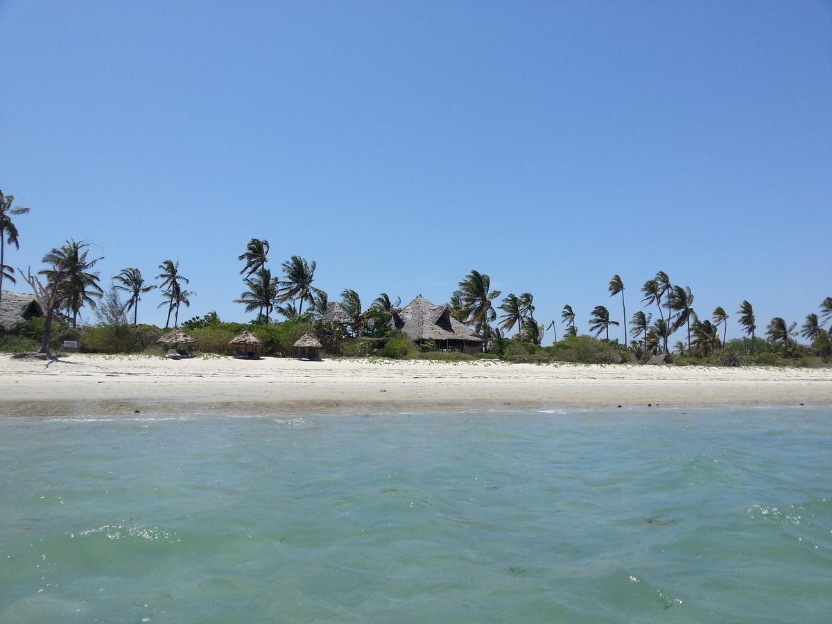 The Beach Crab Resort Pangani Exterior photo